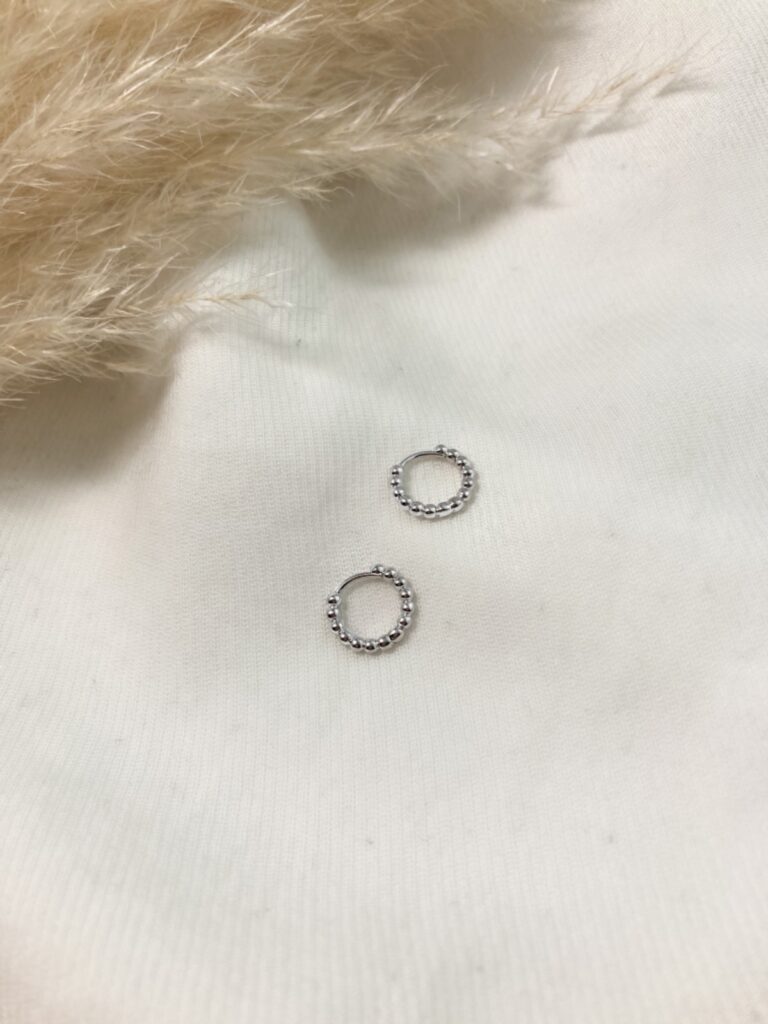 Mini boucles boules argent